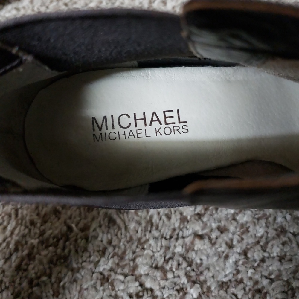 Michael kors ankle boots. - Picture 7 of 8